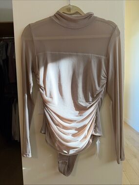 ReoRia Ruched Mock Neck Bodysuit in Taupe Beige